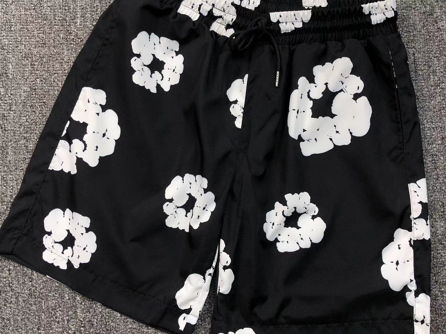 Tuta da bagno con strappi in denim