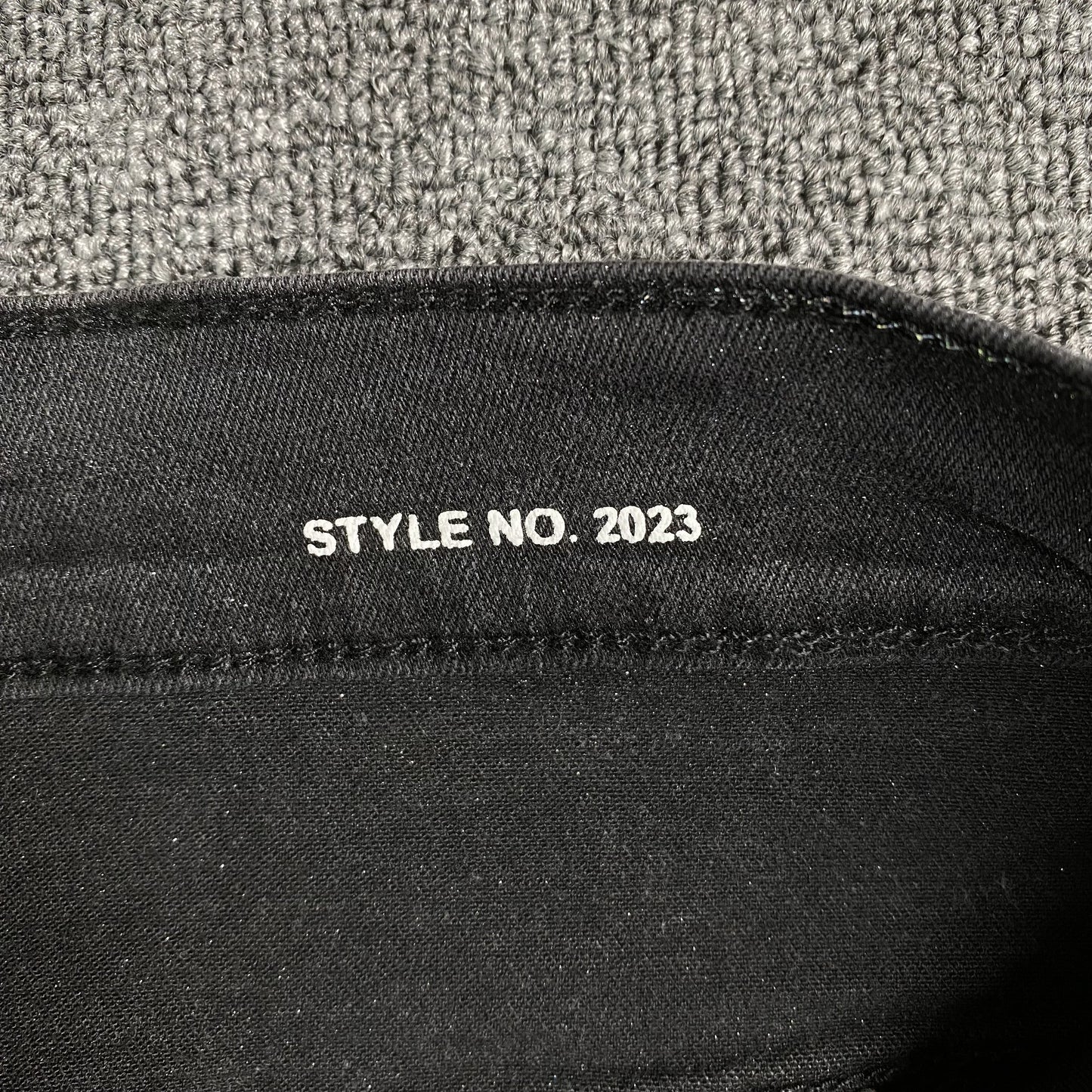 Schmale Jeans der Marke Purple Brand