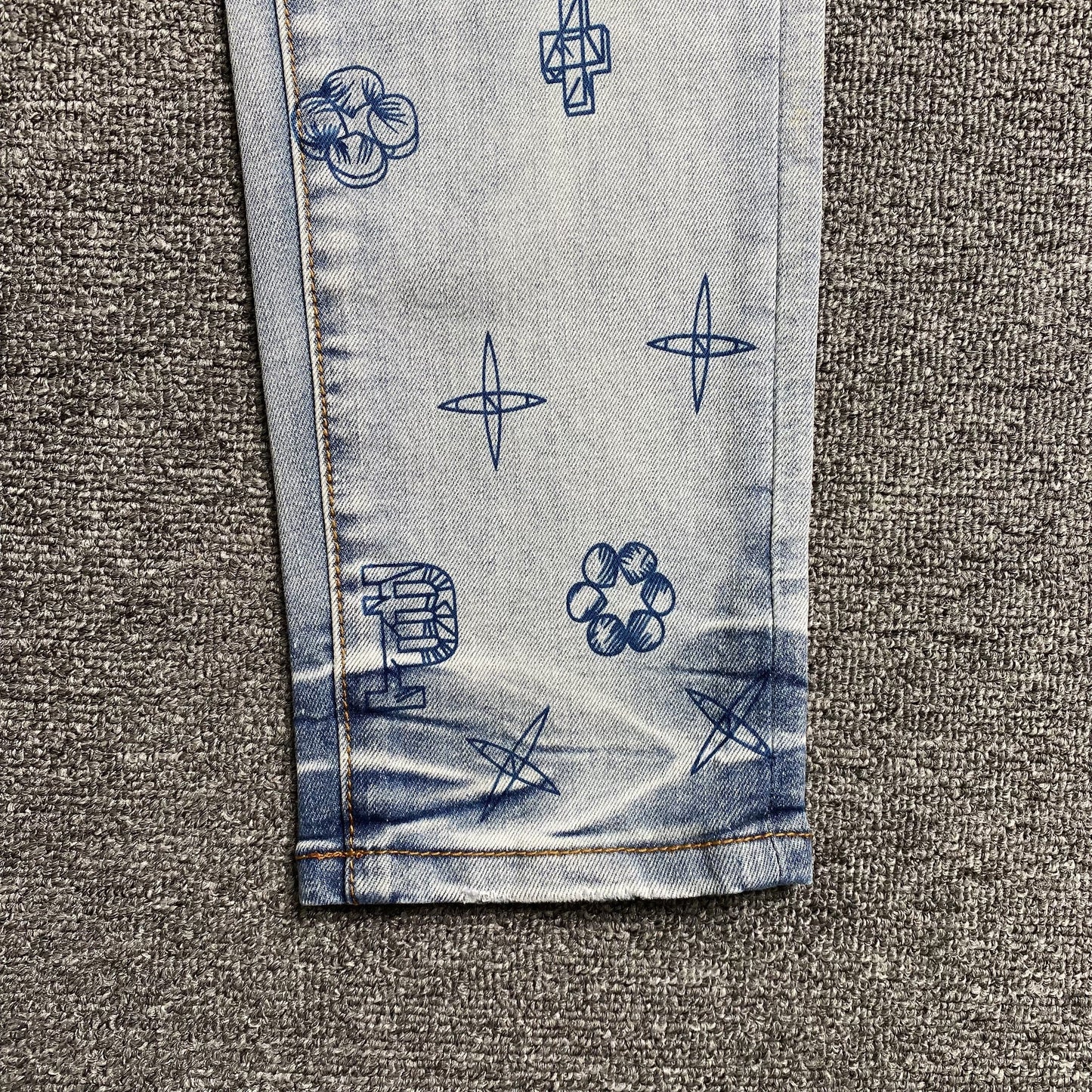 Schmale Jeans der Marke Purple Brand