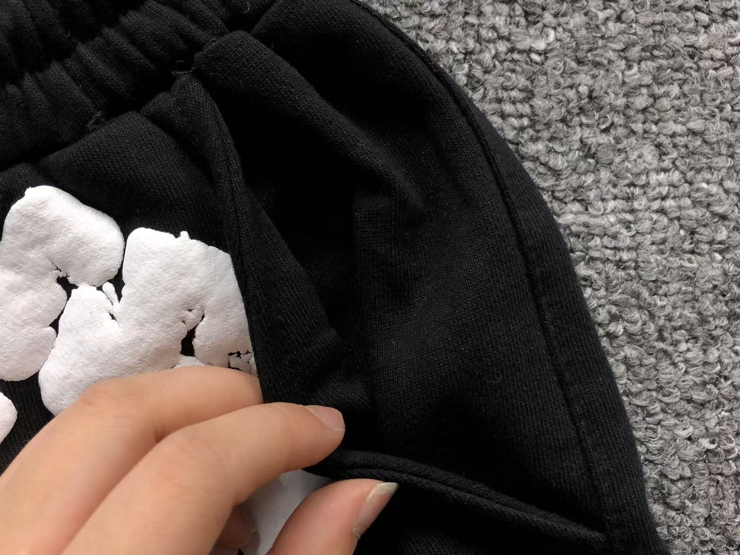 Maglietta con lacrime di denim