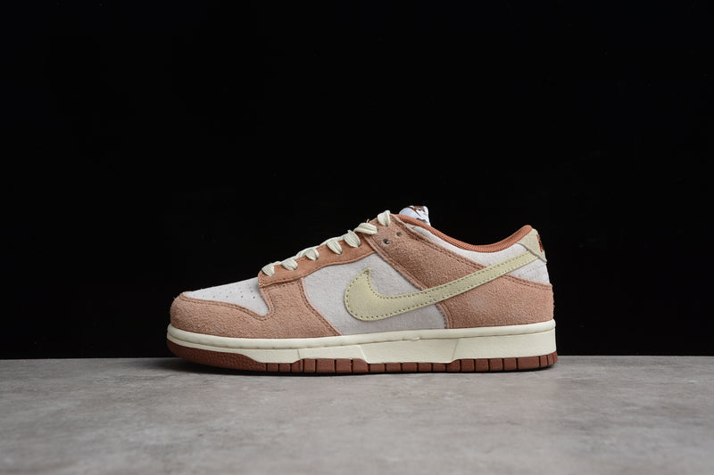 Nike Dunk Low Medium Curry