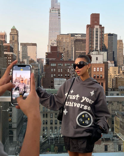 Broken Planet Universe Schwarzes Loch Hoodie 