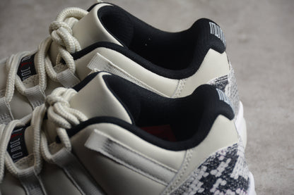 Air Jordan 11 Low "Schlange" 