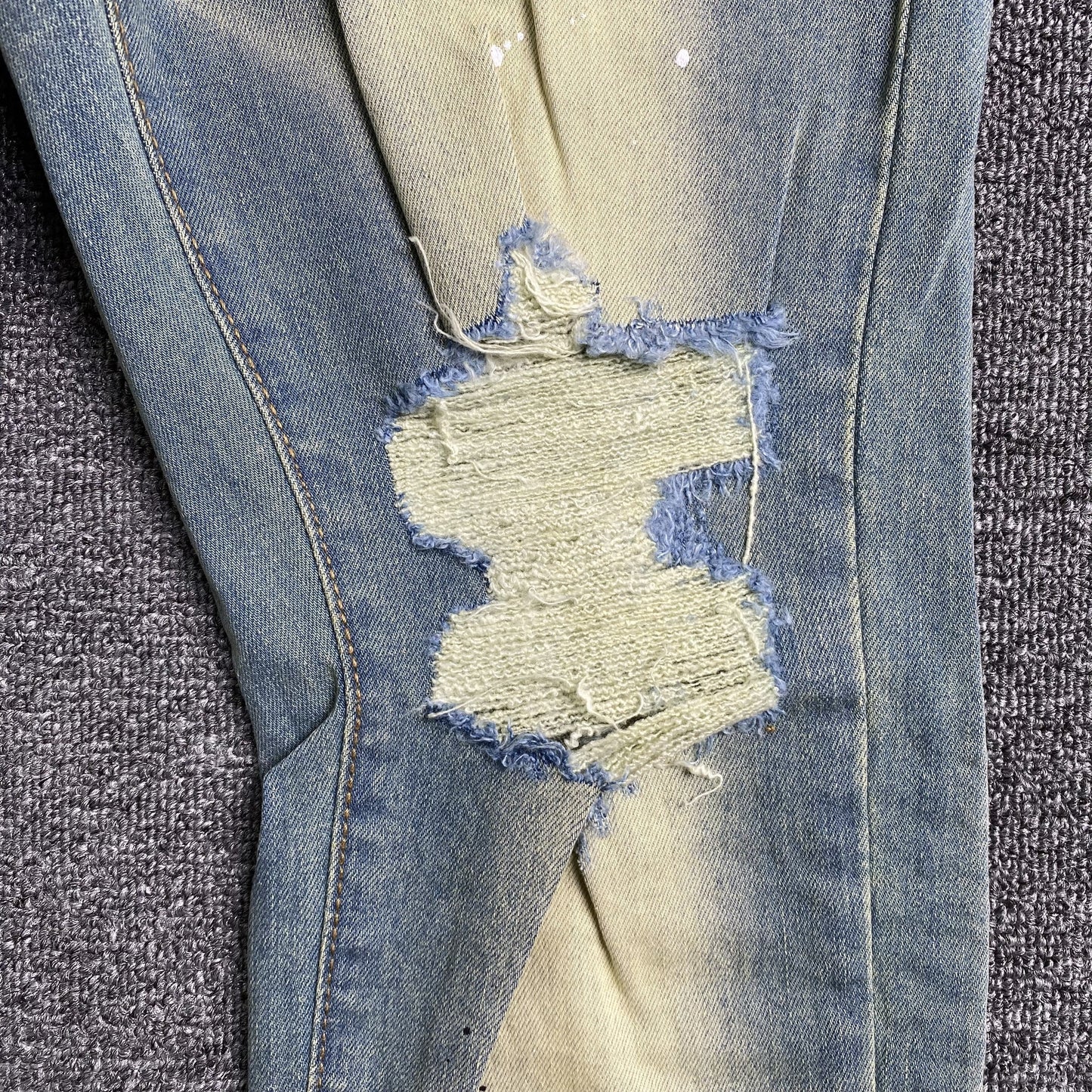 Schmale Jeans der Marke Purple Brand
