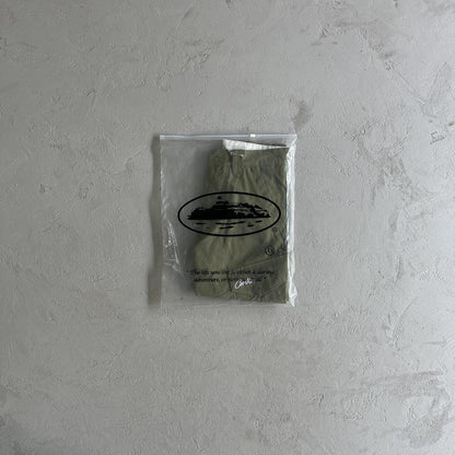 Corteiz Shorts mit schräger Tasche