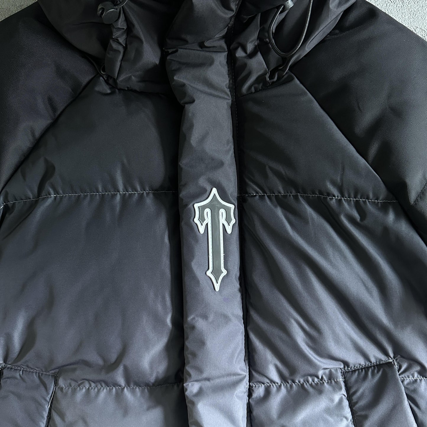 Trapstar Decoded Arch Puffer Jacket Black Gradient