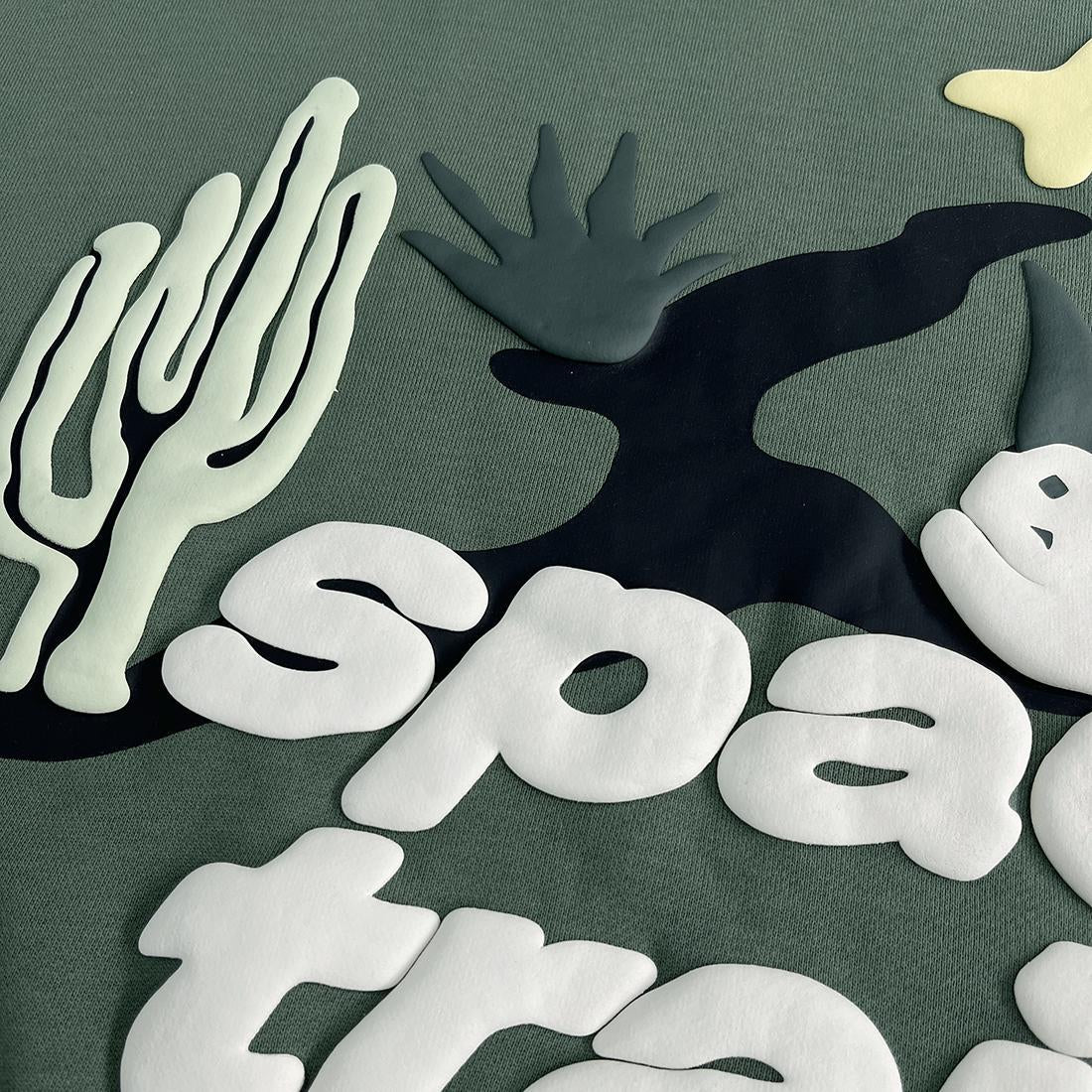 Hoodie mit Weltraumpfaden von Broken Planet 