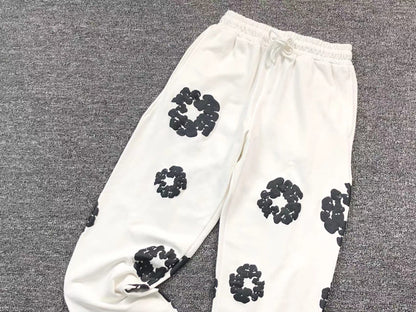 Il denim strappa la ghirlanda di cotone