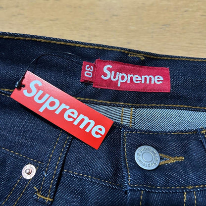 Supreme Baggy-Jeans-Shorts