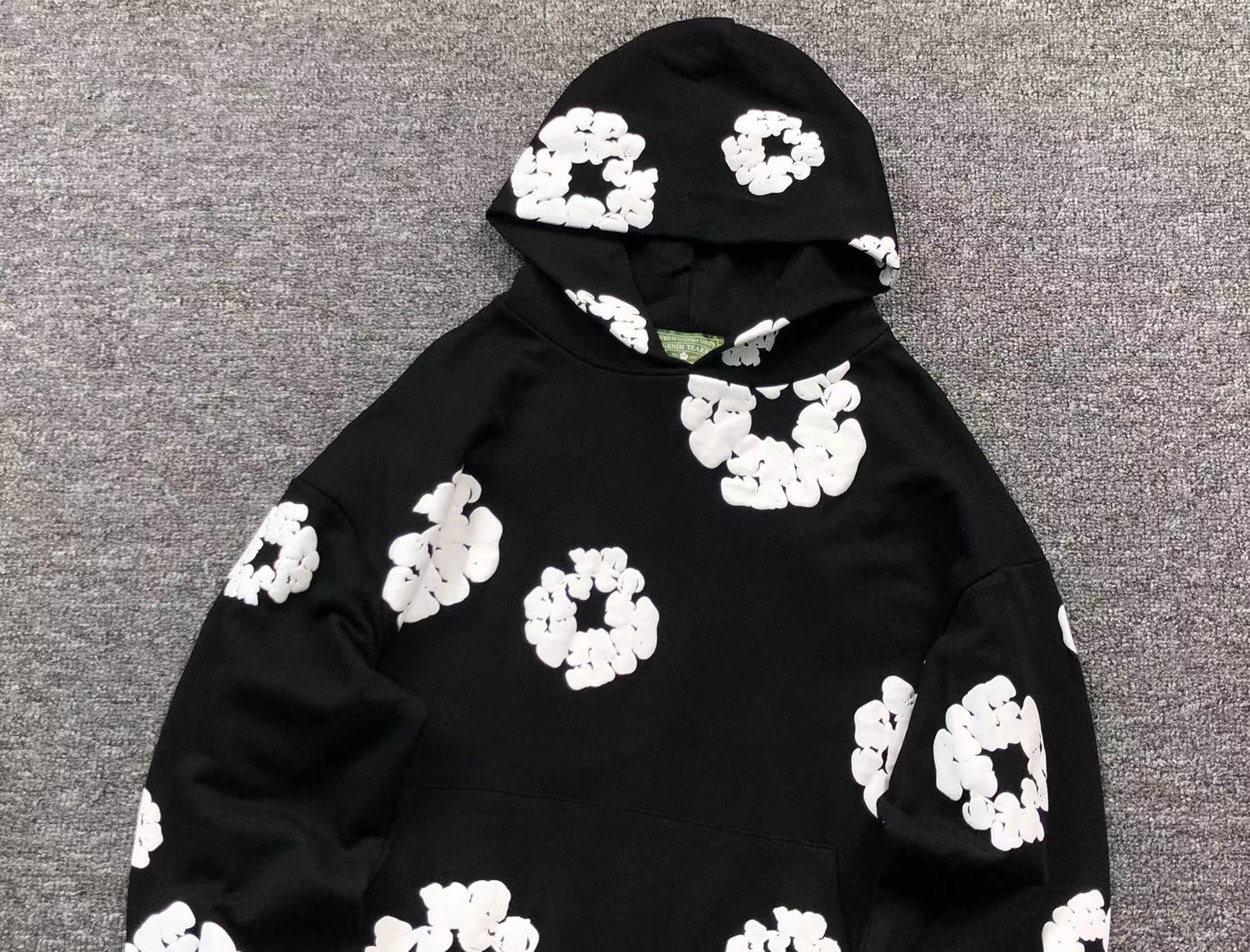 Il denim strappa la ghirlanda di cotone