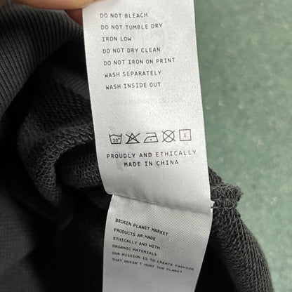 Broken Planet Herz-Totenkopf-Kapuzenpullover 