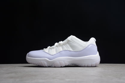 Air Jordan 11 Low „Pure Violet“ 