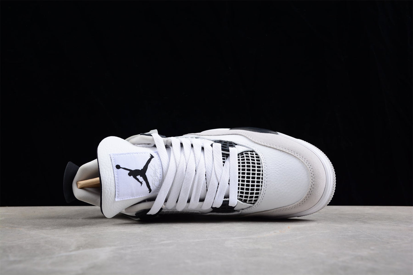 Air Jordan 4 Militär Schwarz 