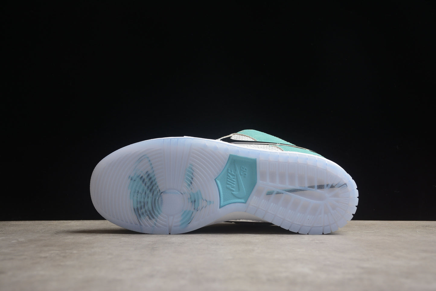 April Skateboards x Nike SB Dunk Low 