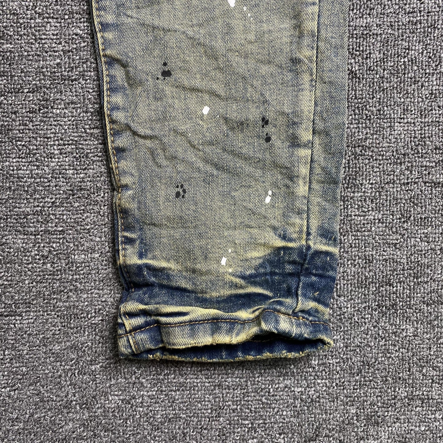 Schmale Jeans der Marke Purple Brand