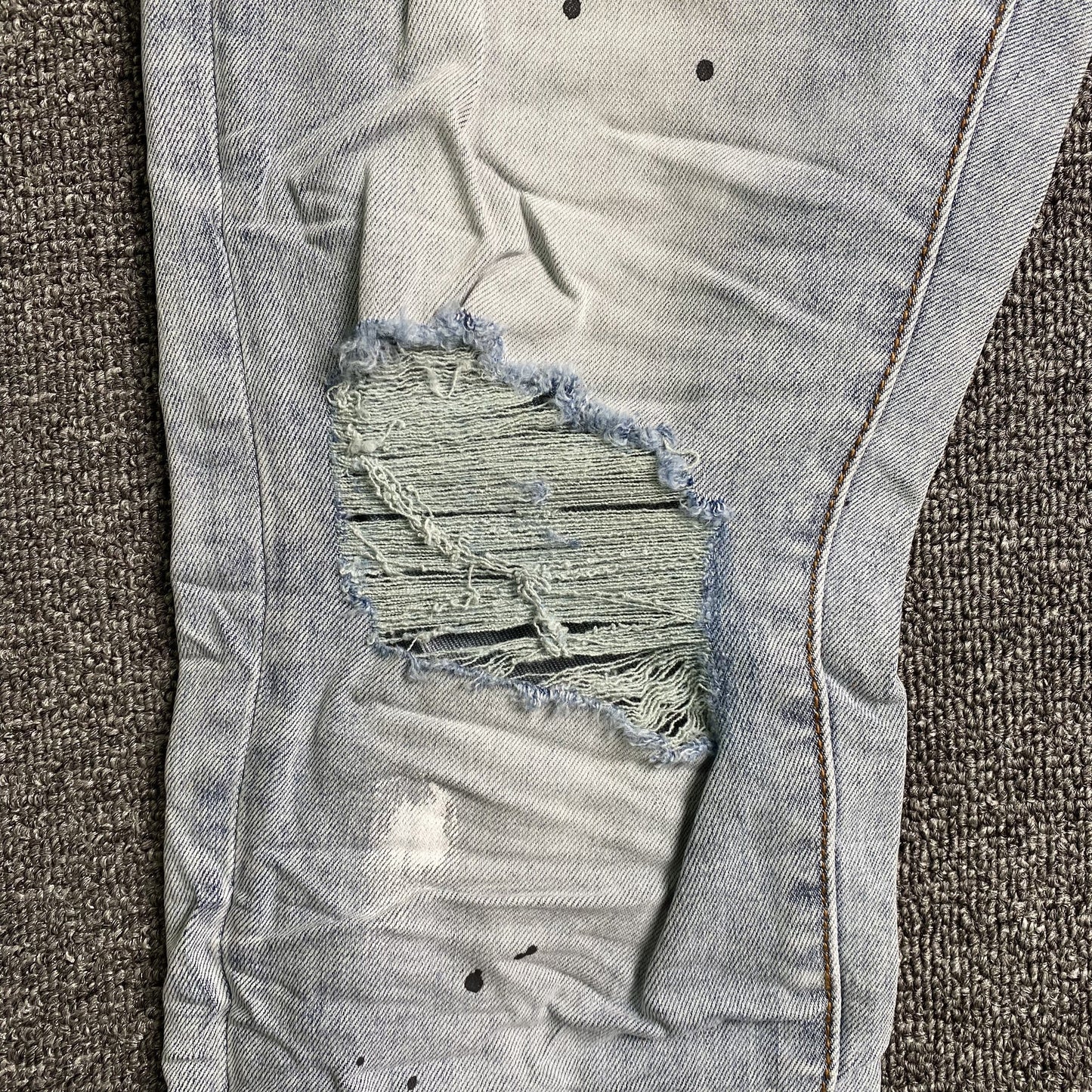 Schmale Jeans der Marke Purple Brand