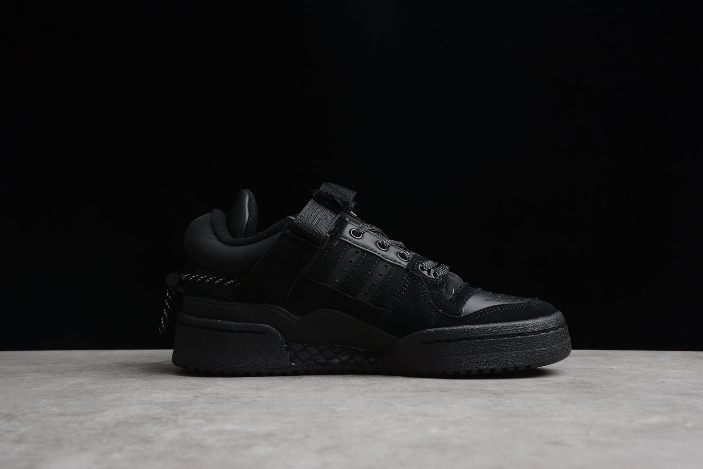 Adidas x BadBunny Forum Schwarz 