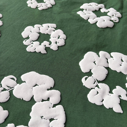 Maglietta con lacrime di denim 