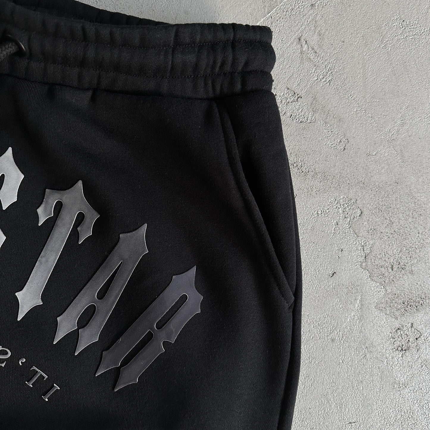 Trapstar Trainingsanzug Arch Gradient 