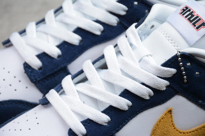Nike x Kasina Dunk Low „80er-Bus“ 