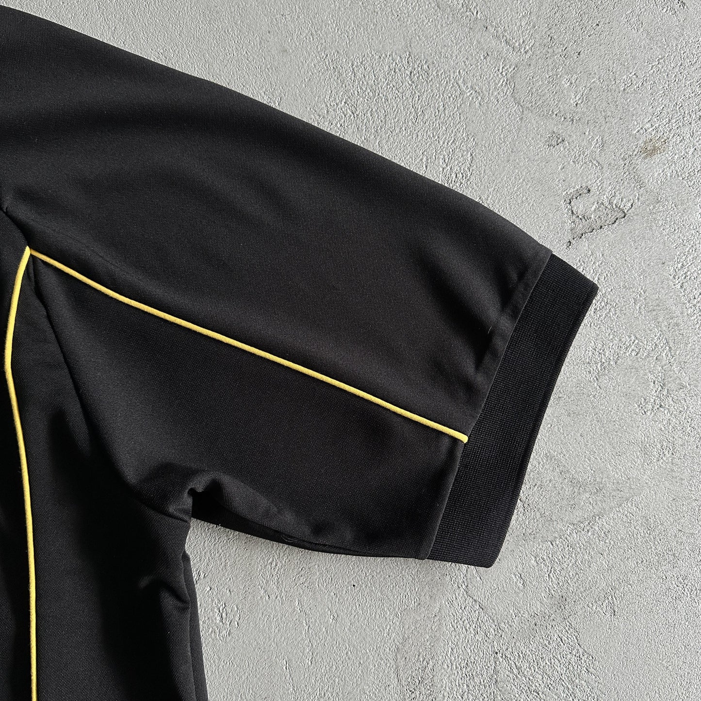 Corteiz Talismo Fußballtrikot – Schwarz 