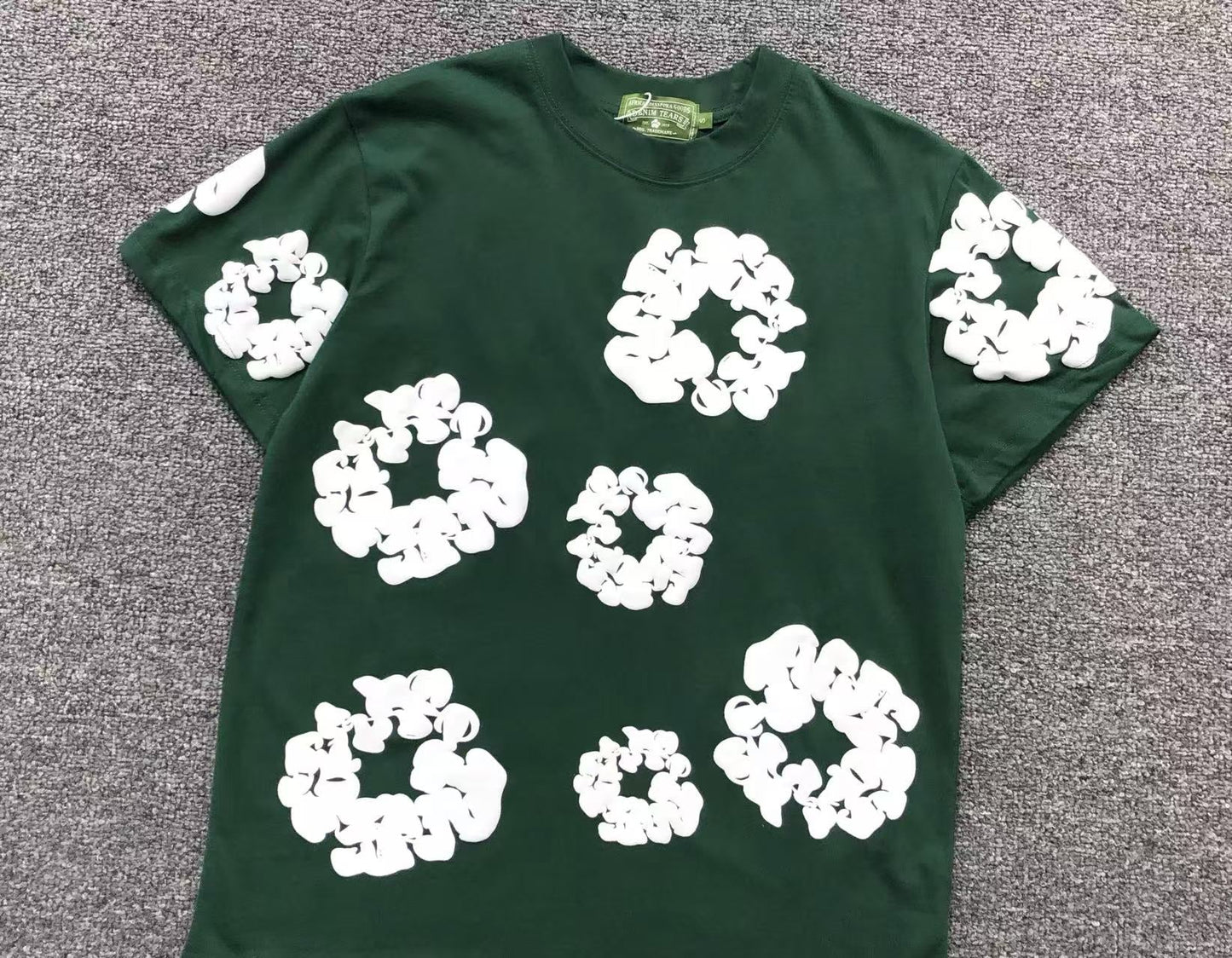 Maglietta con lacrime di denim