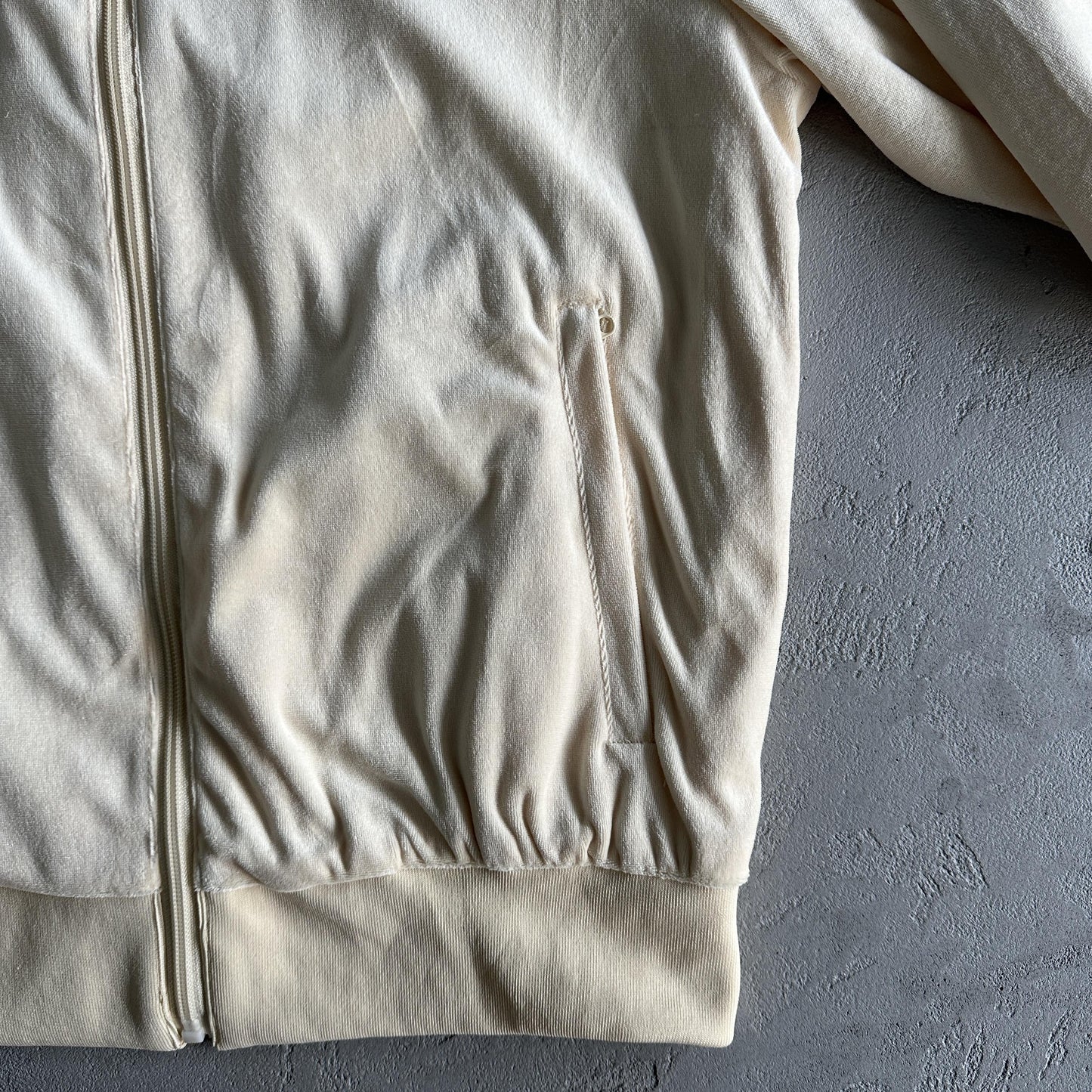 Corteiz Samtjacke Creme