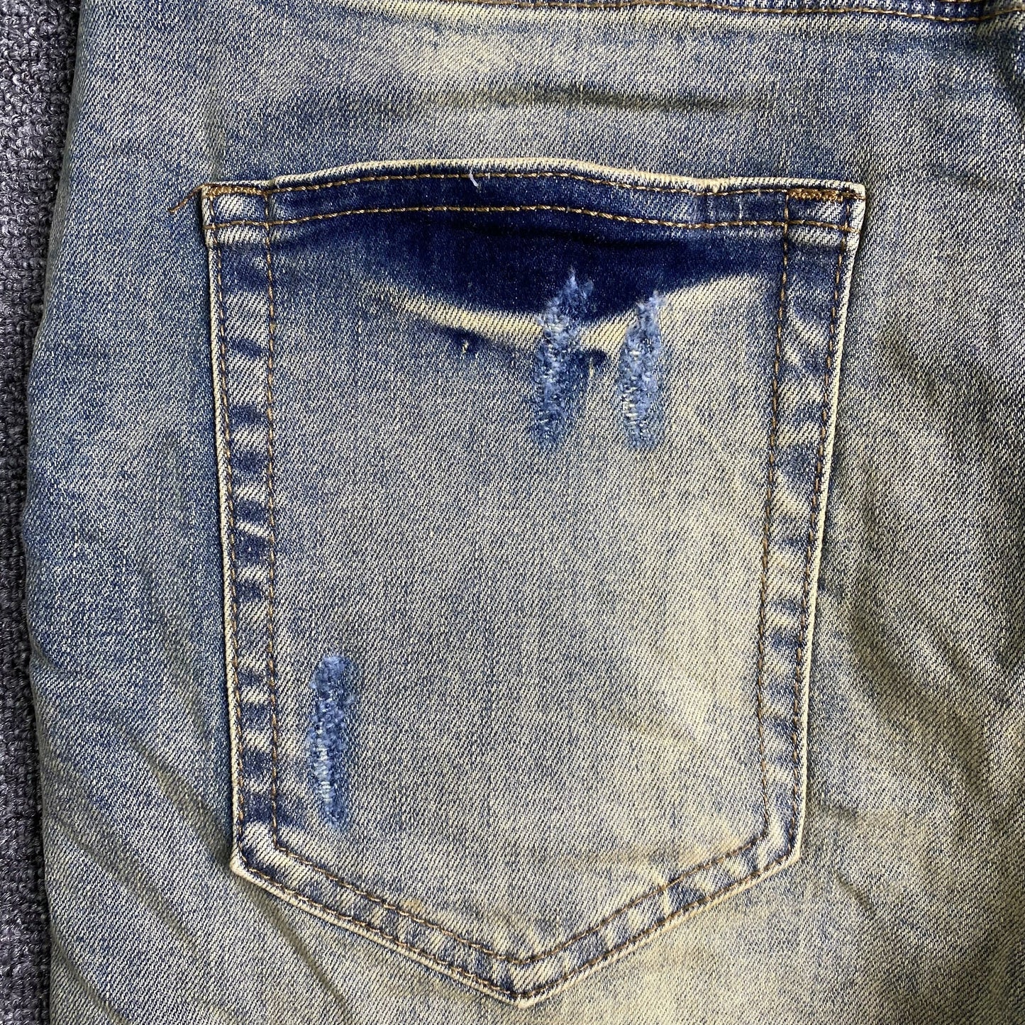 Schmale Jeans der Marke Purple Brand