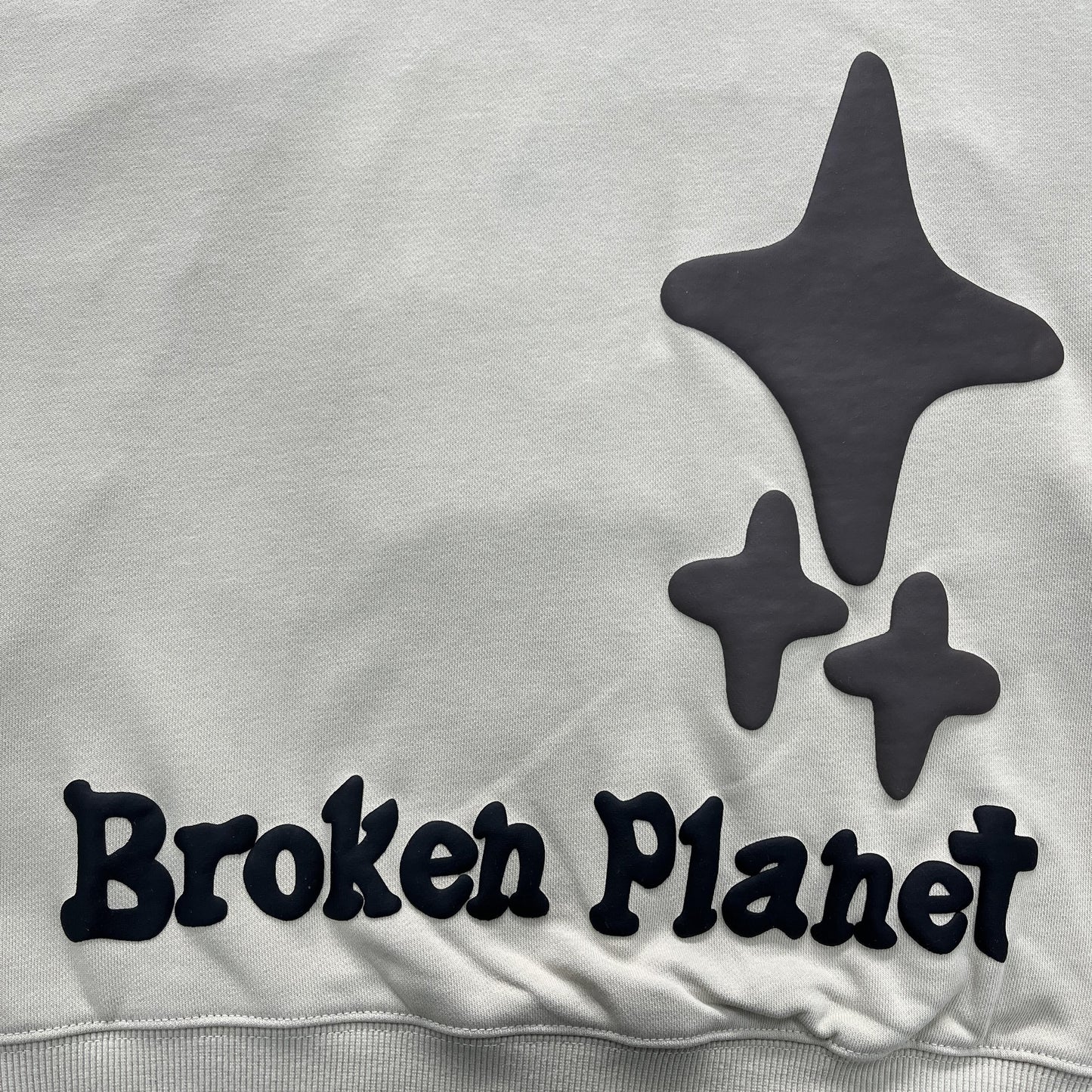 Broken Planet – Allein, aber nicht einsam – Kapuzenpullover 