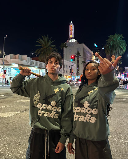 Hoodie mit Weltraumpfaden von Broken Planet 