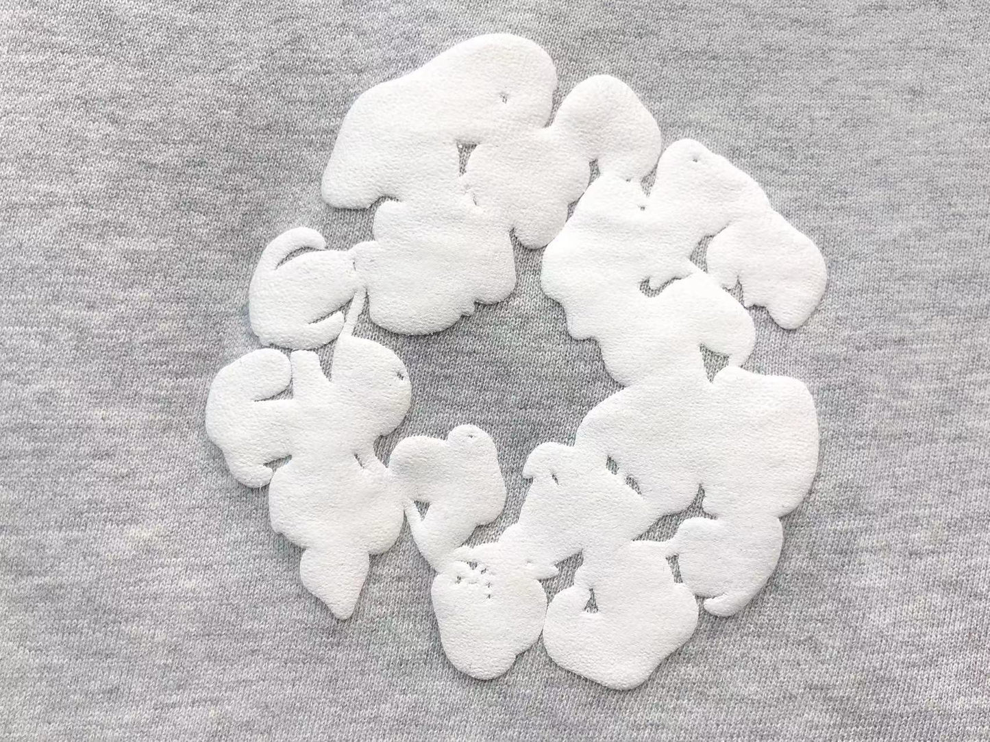 Il denim strappa la ghirlanda di cotone