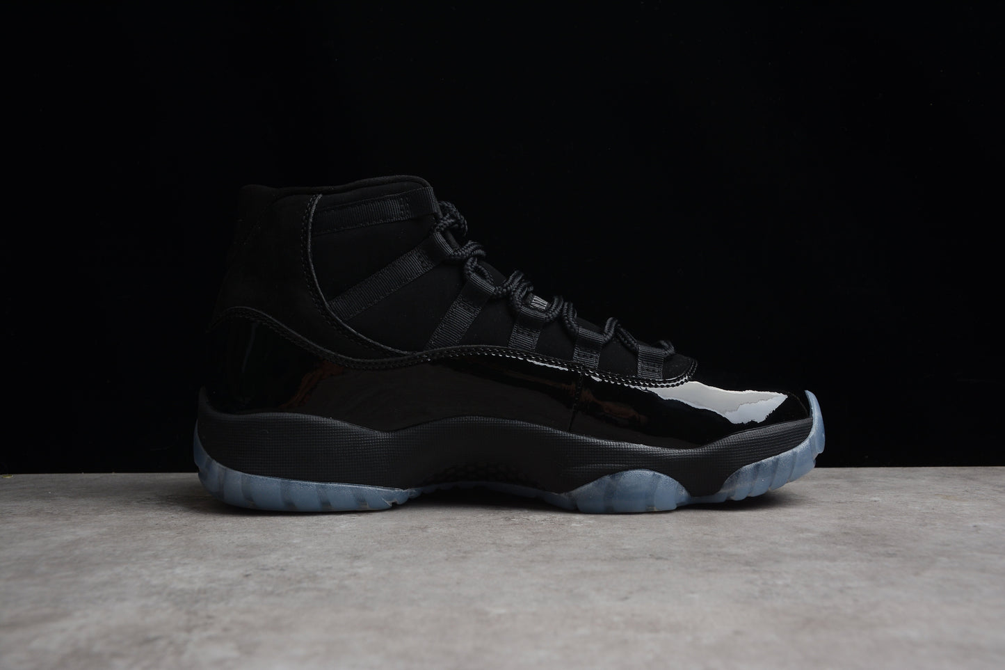 Air Jordan 11 "Gamma Black" 