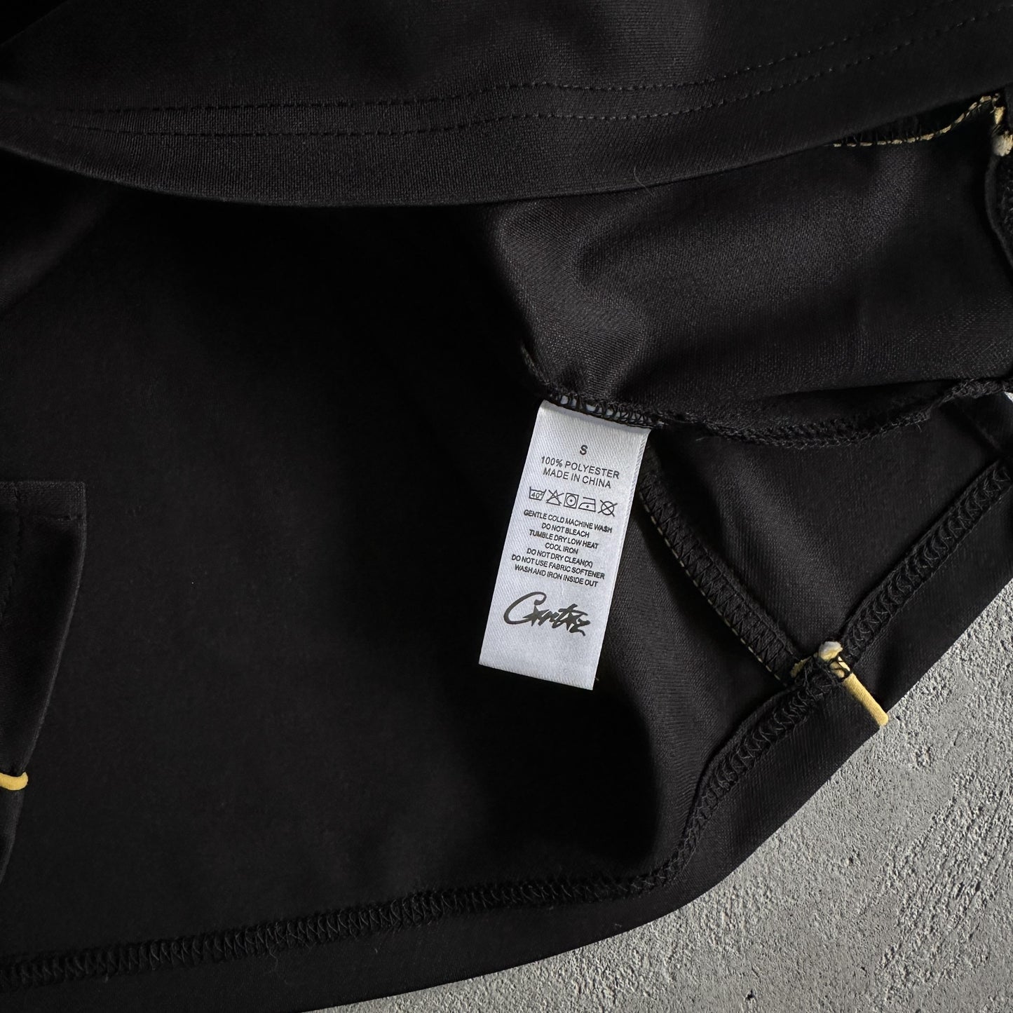 Corteiz Talismo Fußballtrikot – Schwarz 