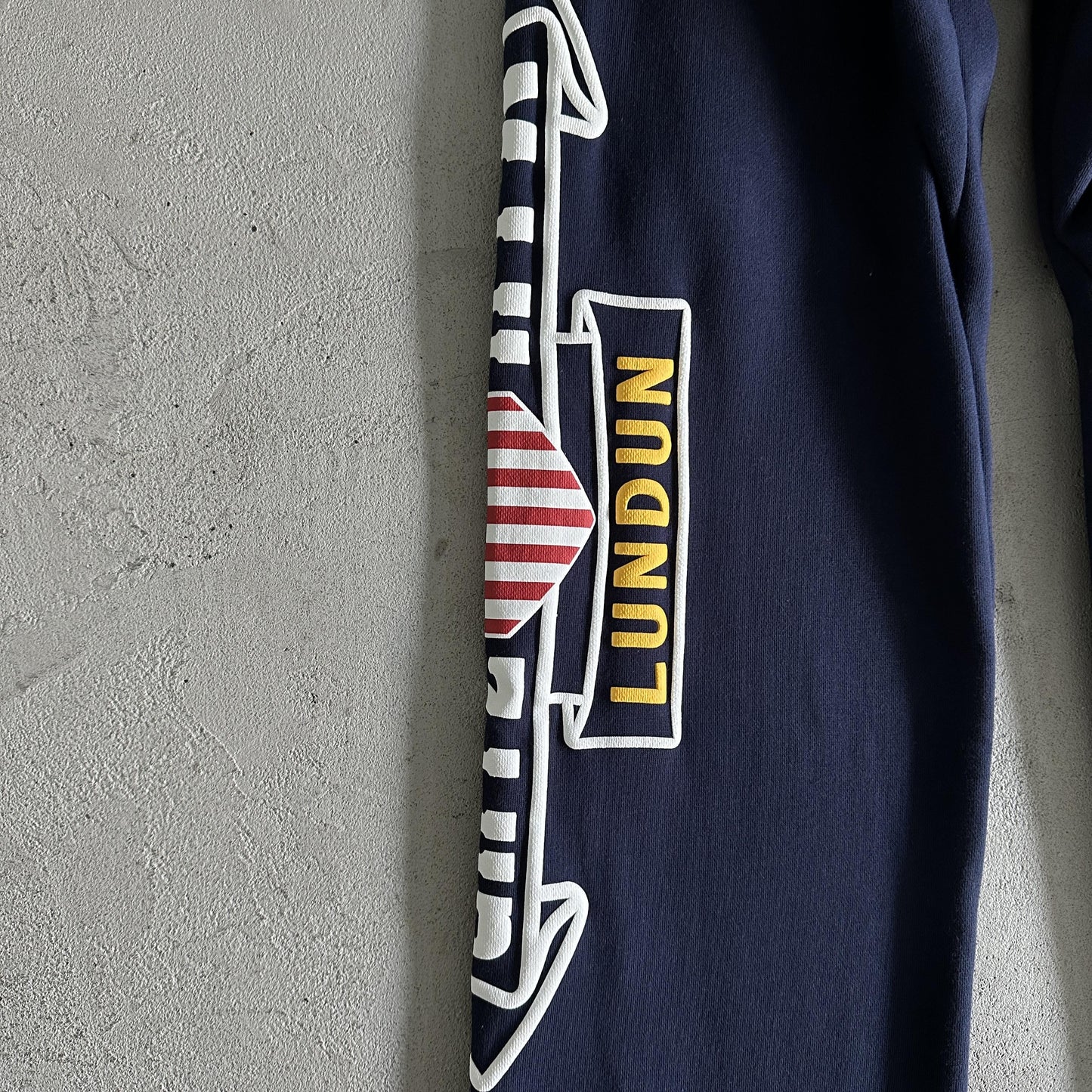 Corteiz Hose mit dreidimensionalem Adler-Print