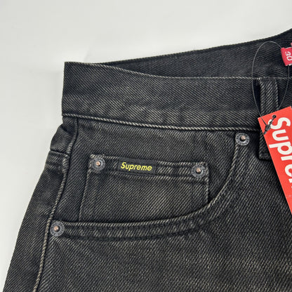 Supreme – Baggy-Jeans im Used-Look mit lockerer Passform und Selvedge-Muster