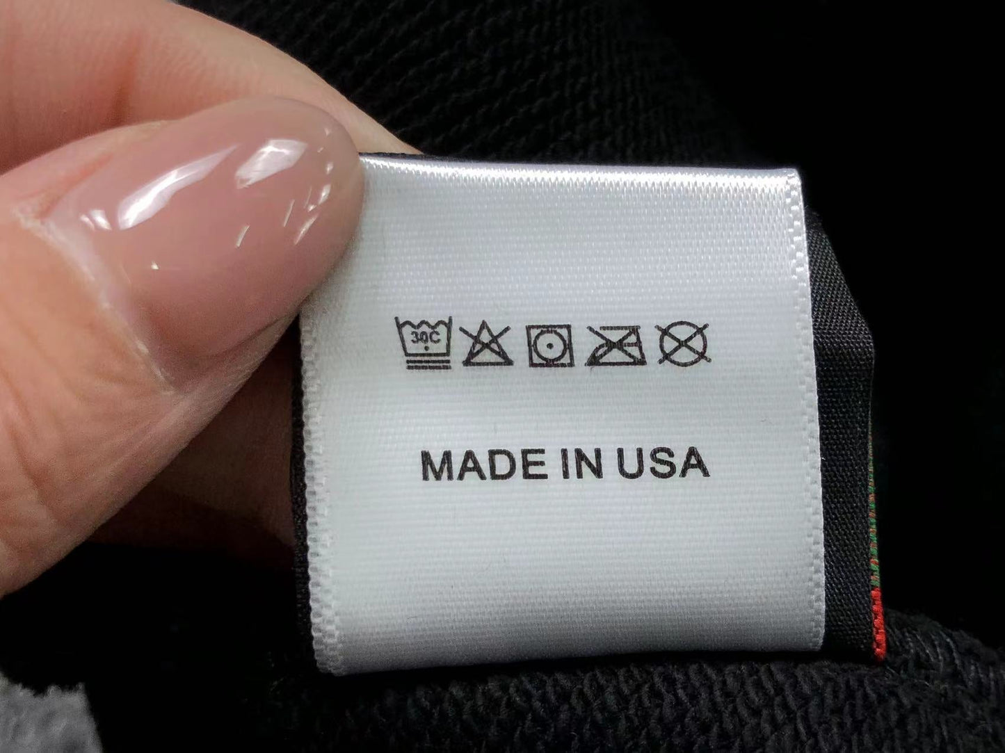 Pantaloncini con strappi in denim