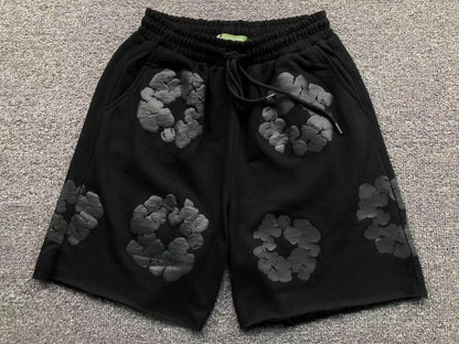 Completo corto con strappi in denim