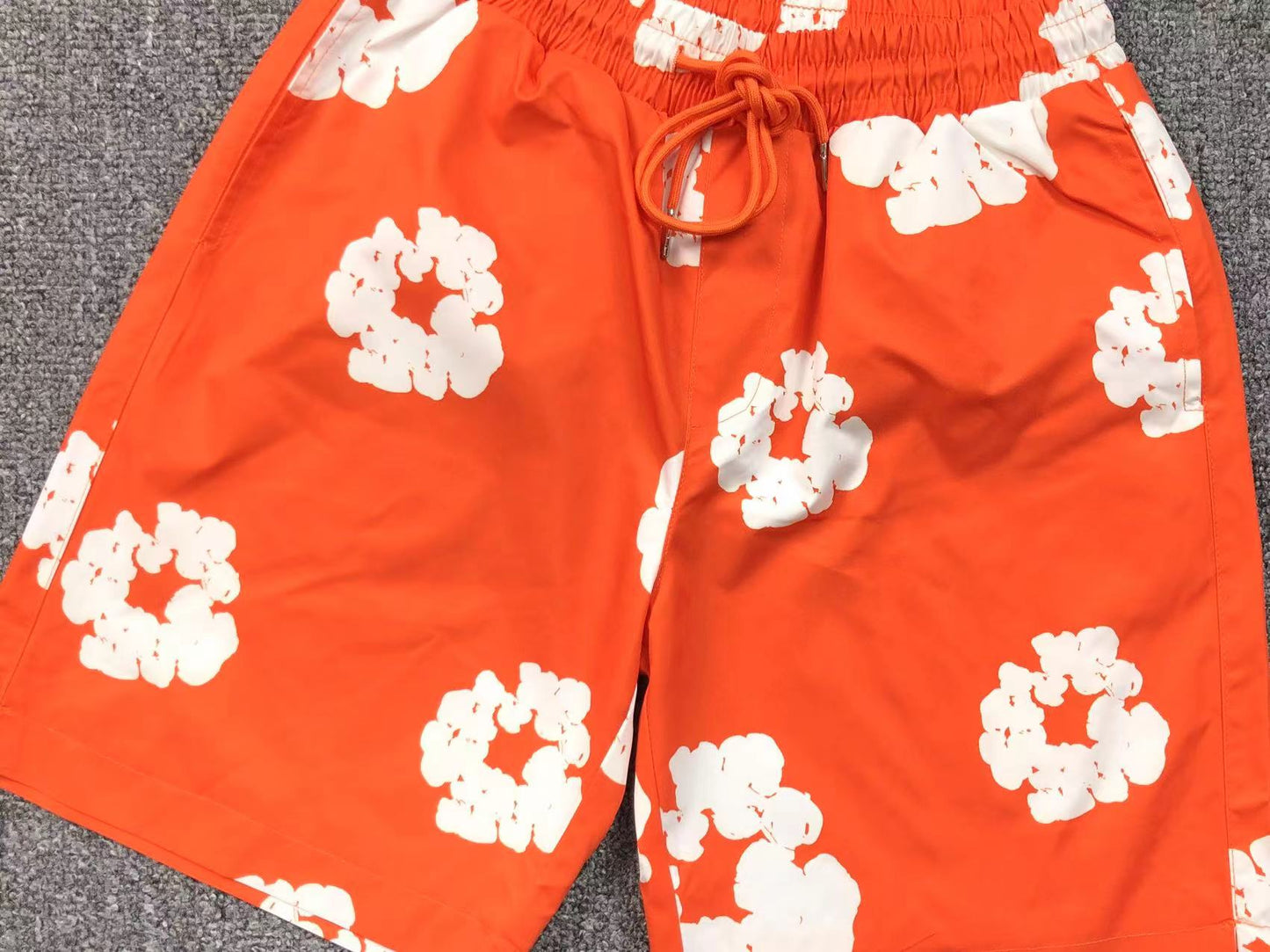 Tuta da bagno con strappi in denim