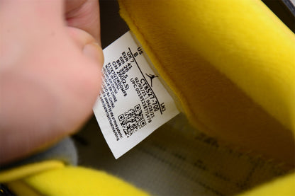 Air Jordan 4 Lightning 