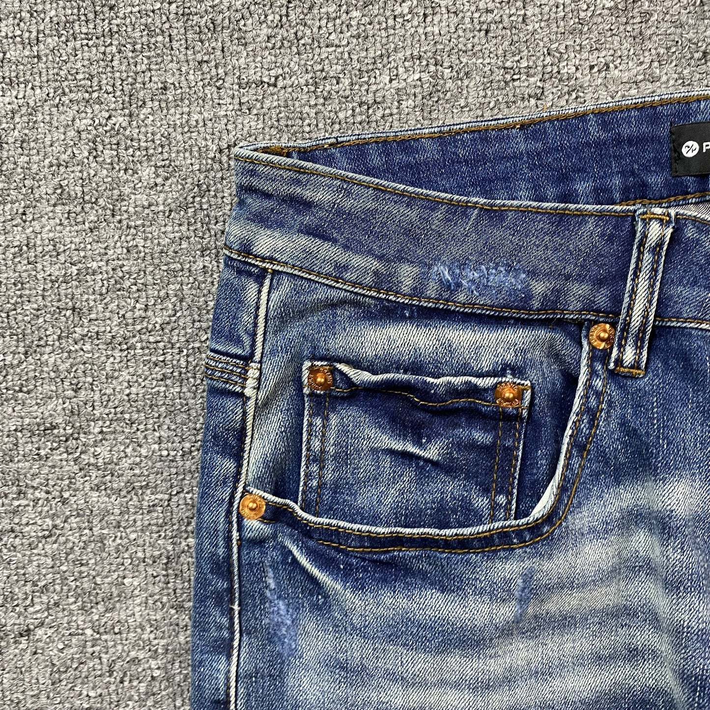 Schmale Jeans der Marke Purple Brand