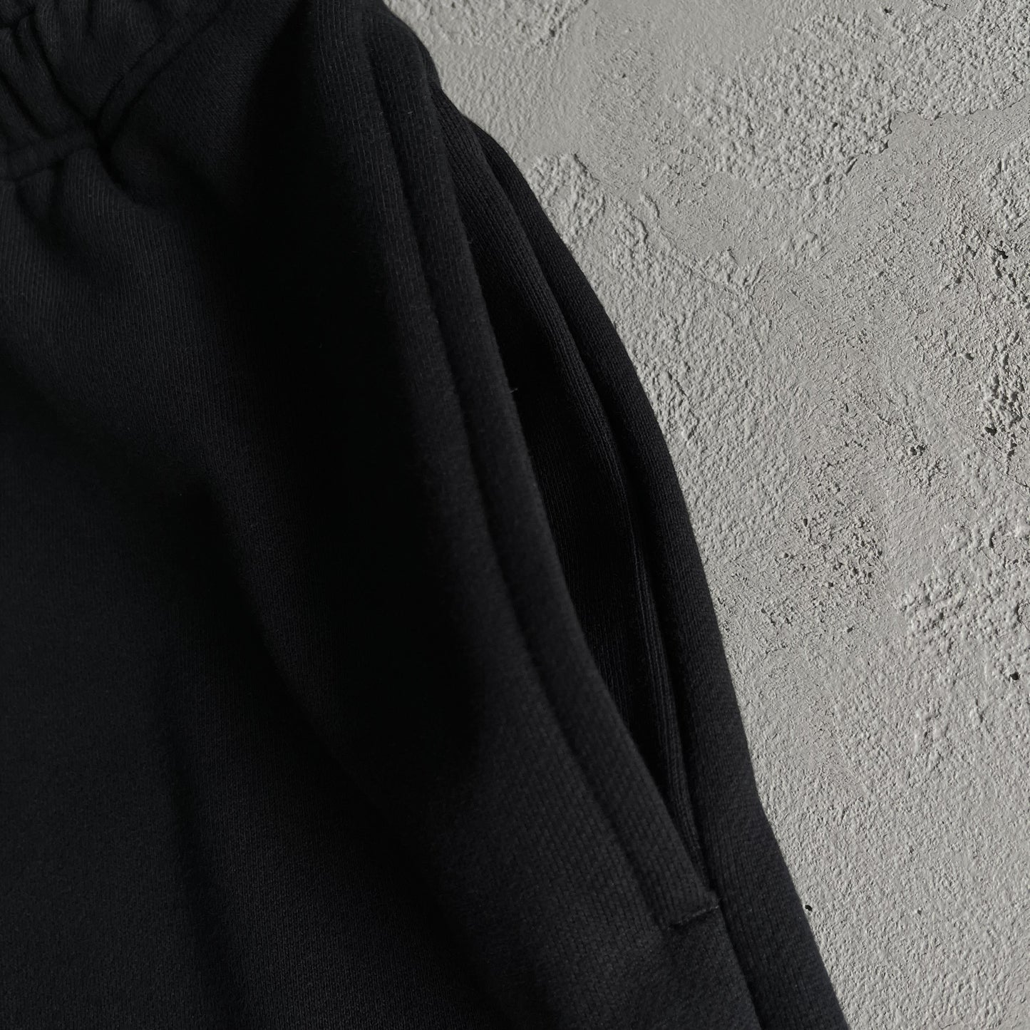 Broken Planet – Baumwollshorts in Mitternachtsblau 