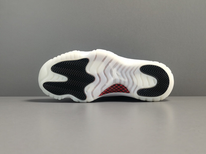 Air Jordan 11 Low "72-10" 