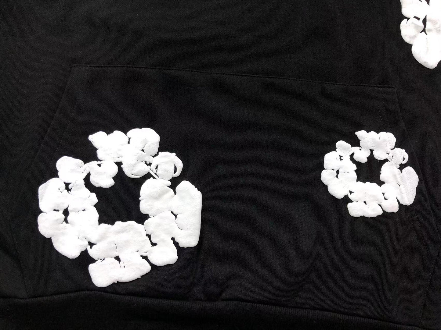 Il denim strappa la ghirlanda di cotone