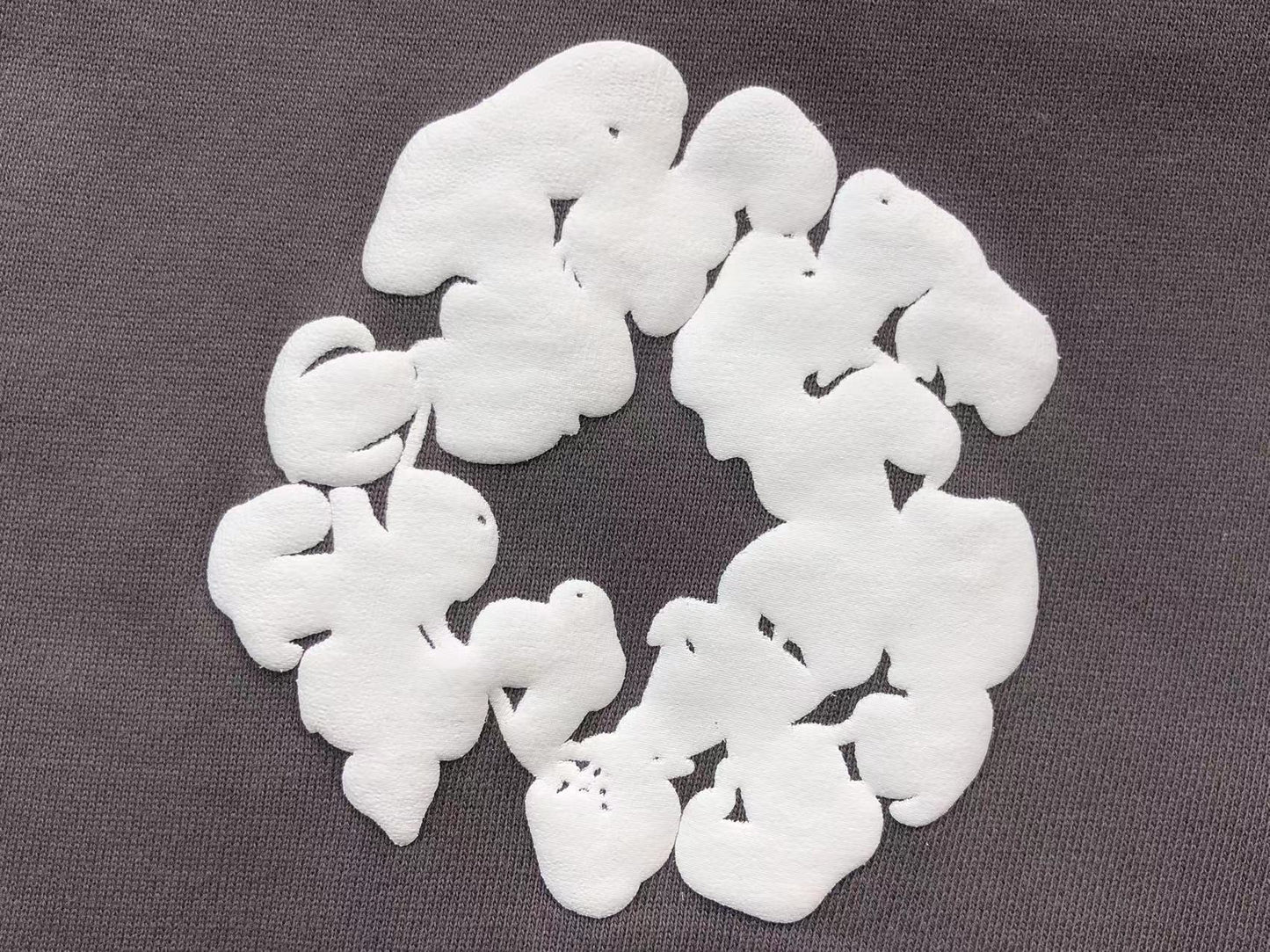 Il denim strappa la ghirlanda di cotone