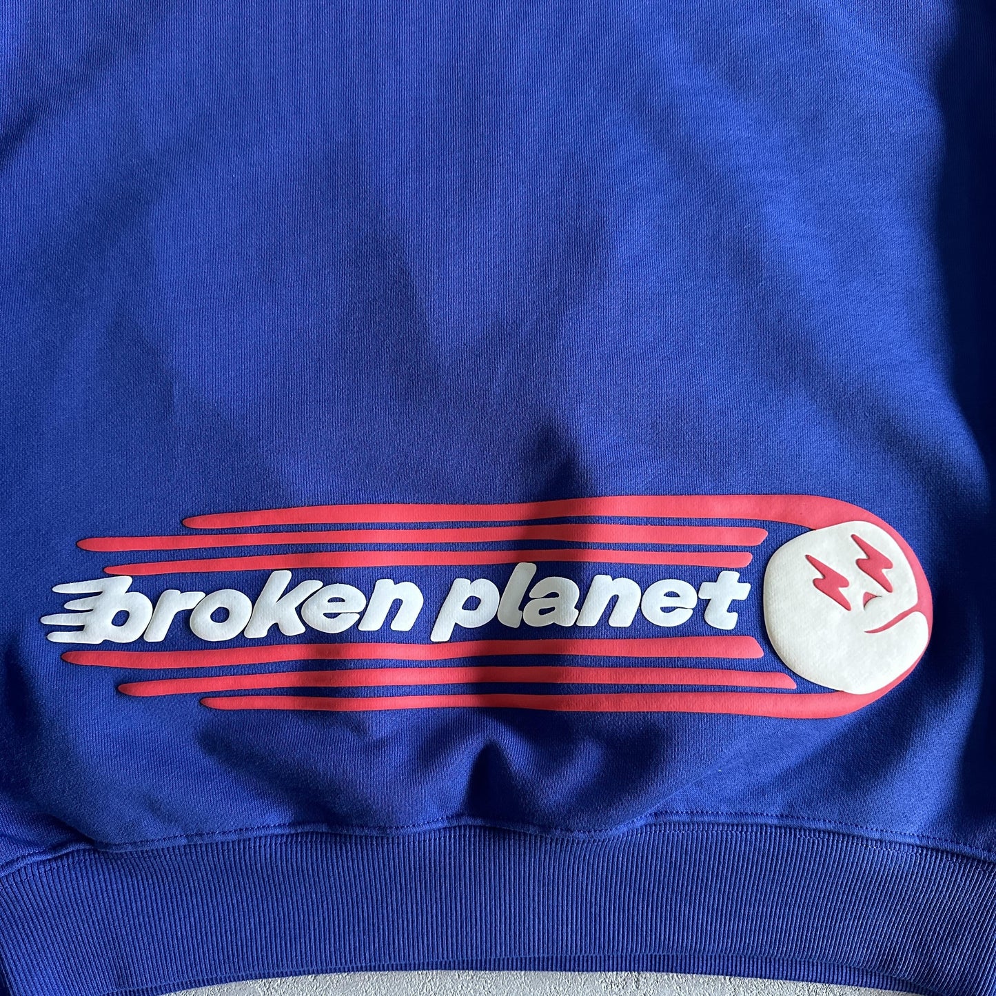 Broken Planet – Die Zukunft ist hier – Kapuzenpullover 