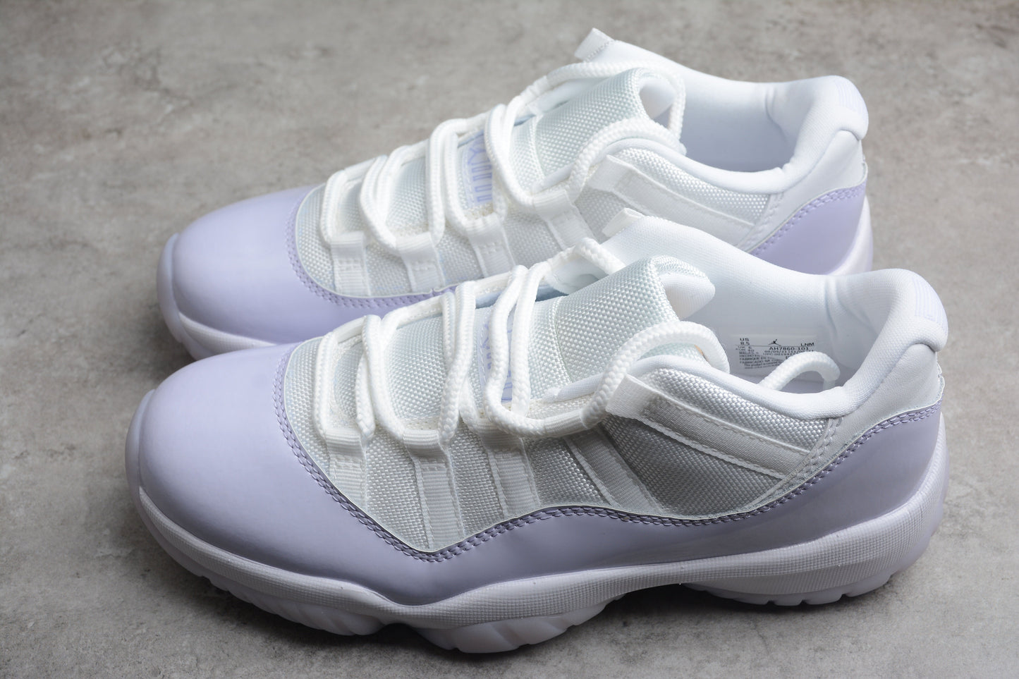 Air Jordan 11 Low „Pure Violet“ 