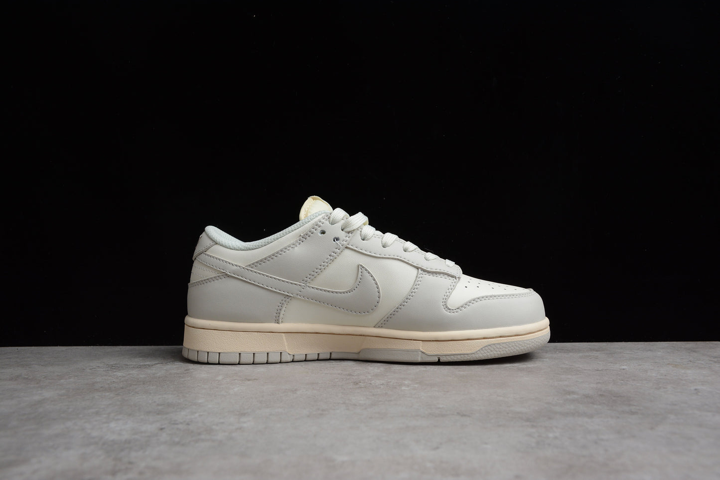 Nike Dunk Low Light Bone 