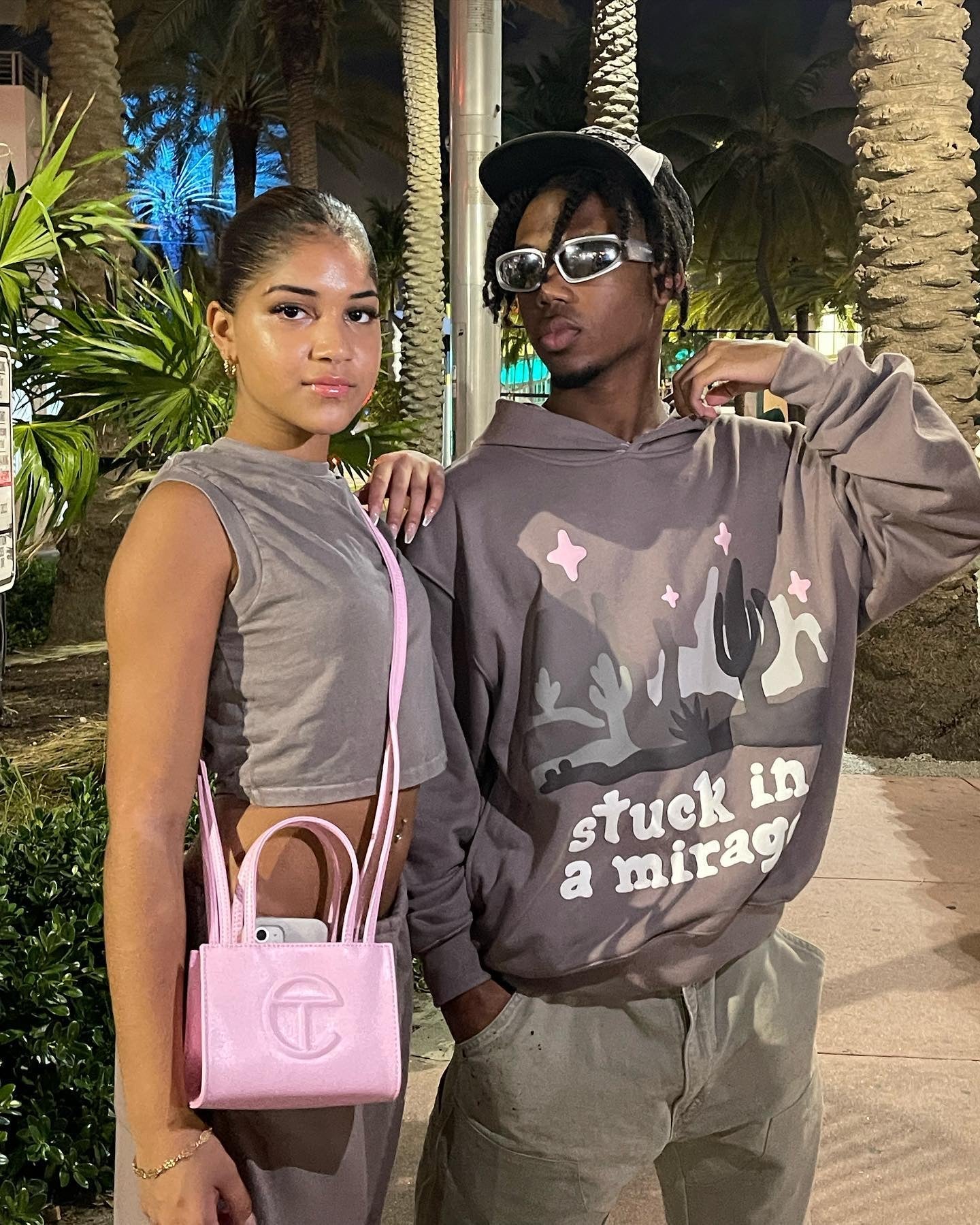 Broken Planet Skin – Rosa Kaktus-Hoodie 