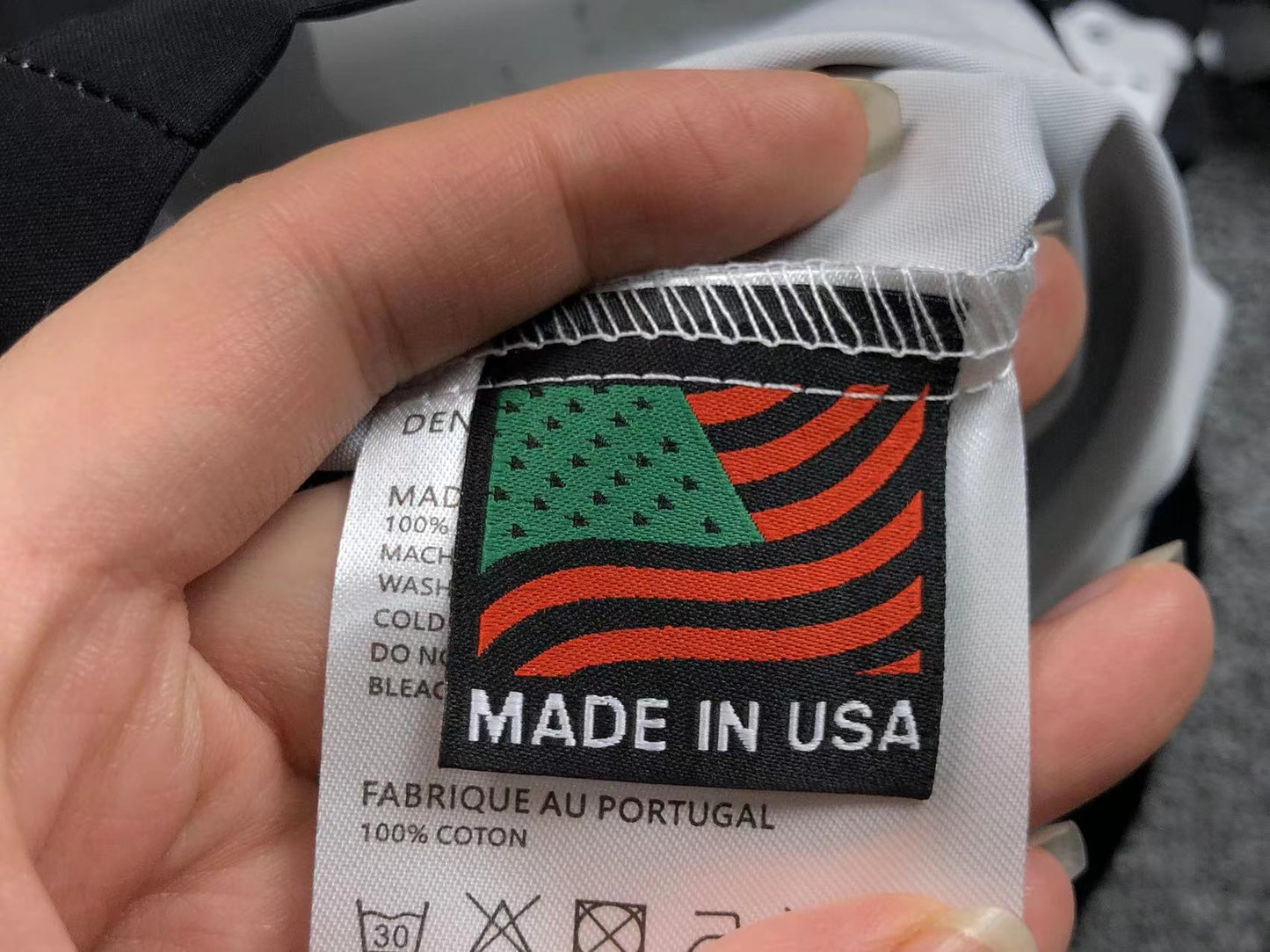 Tuta da bagno con strappi in denim