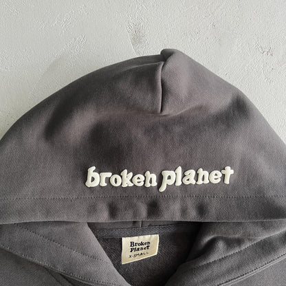 Broken Planet – Rückseite des Mondes – Kapuzenpullover 